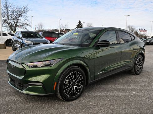 Used 2025 Ford Mustang Mach-E Premium image 9