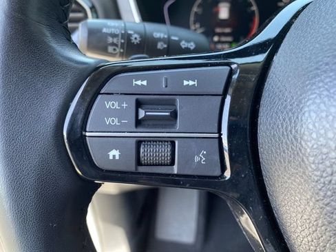 Certified 2025 Honda Pilot Touring image 27
