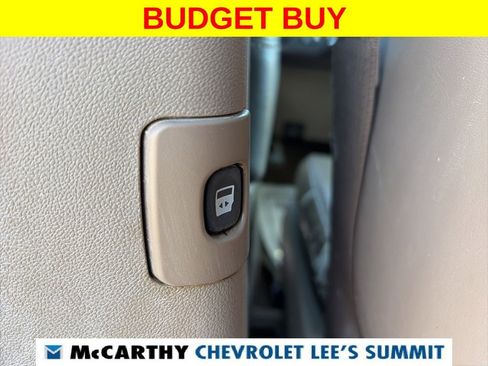 Used 2012 Chrysler Town & Country Limited w/ Luxury Group image 50