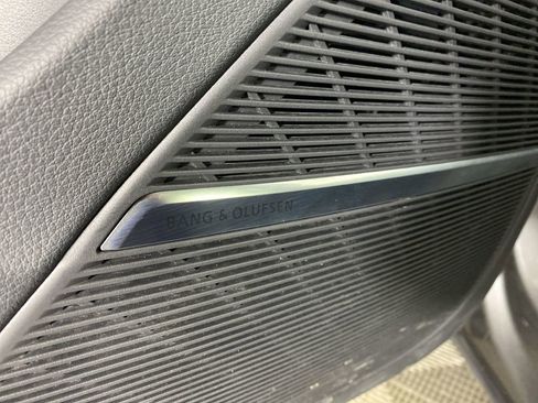 Used 2019 Audi Q8 Premium Plus w/ Premium Plus image 27