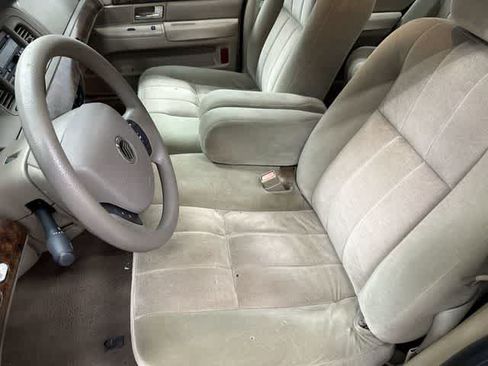 Used 2005 Mercury Grand Marquis GS RWD image 10