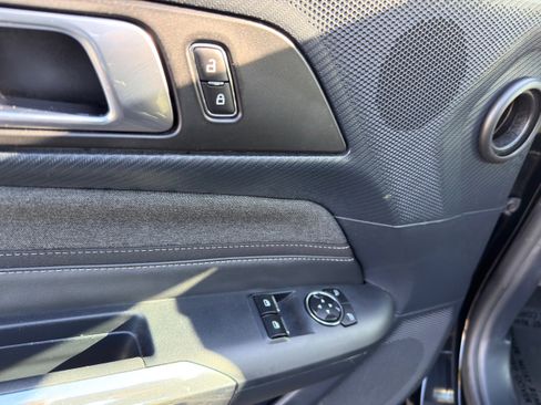 Used 2024 Ford Mustang Coupe image 17