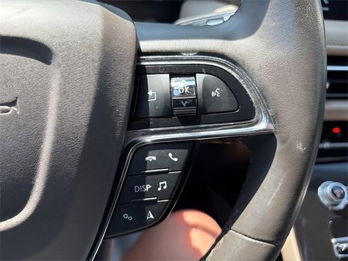 Used 2022 Lincoln Nautilus Reserve w/ Equipment Group 202A image 11