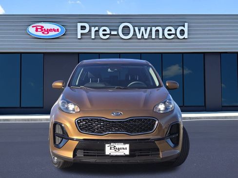 Used 2020 Kia Sportage LX image 2