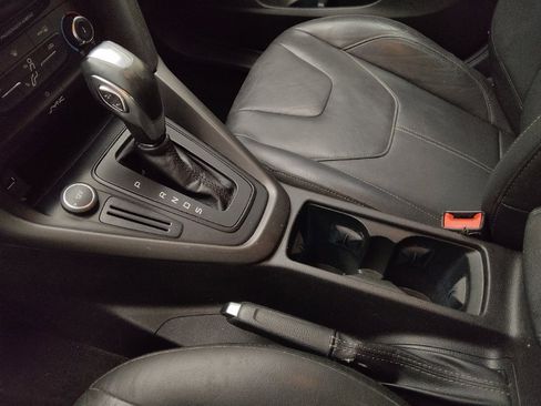Used 2015 Ford Focus SE w/ Equipment Group 201A FWD image 26