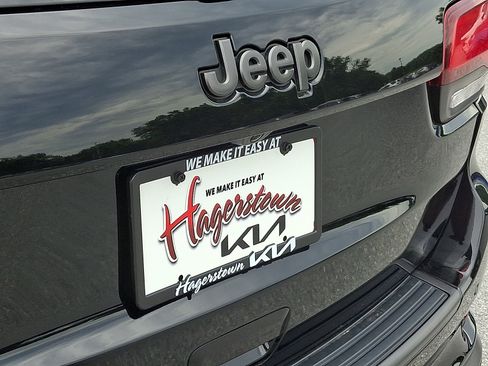 Used 2021 Jeep Grand Cherokee High Altitude AWD/4WD image 31