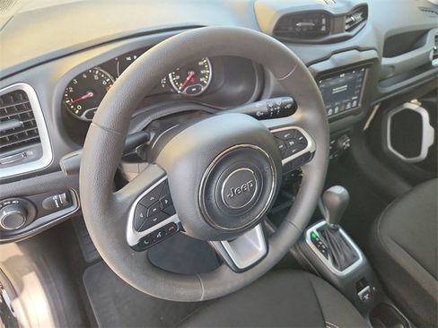 Used 2021 Jeep Renegade Sport image 10