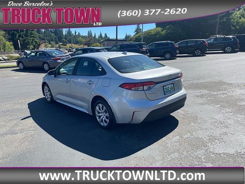 Used 2023 Toyota Corolla LE FWD image 3