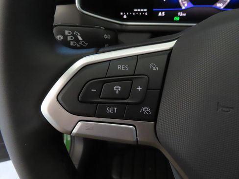 New 2026 Volkswagen Taos SE FWD image 14