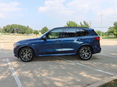 Used 2019 BMW X5 xDrive40i w/ M Sport Package AWD/4WD image 4