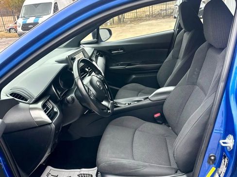 Used 2018 Toyota C-HR image 9