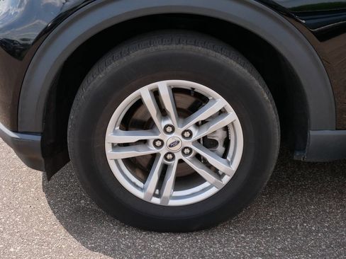 Used 2022 Ford Explorer XLT AWD/4WD image 8