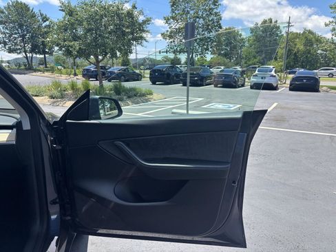 Used 2021 Tesla Model Y Long Range AWD/4WD image 12