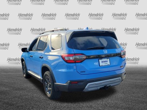 Used 2024 Honda Pilot TrailSport image 5