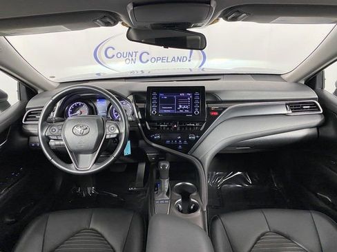 Used 2023 Toyota Camry SE image 12