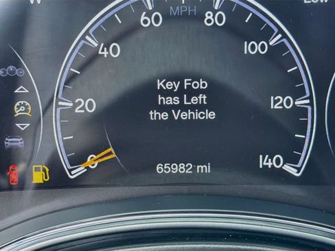 Used 2019 Jeep Grand Cherokee Altitude RWD image 12