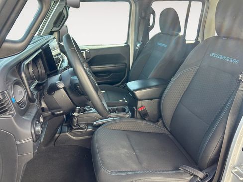 Used 2024 Jeep Wrangler Unlimited Rubicon 4xe AWD/4WD image 9