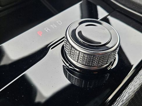 Used 2025 Jeep Grand Cherokee Laredo X w/ Luxury Tech Group I image 12