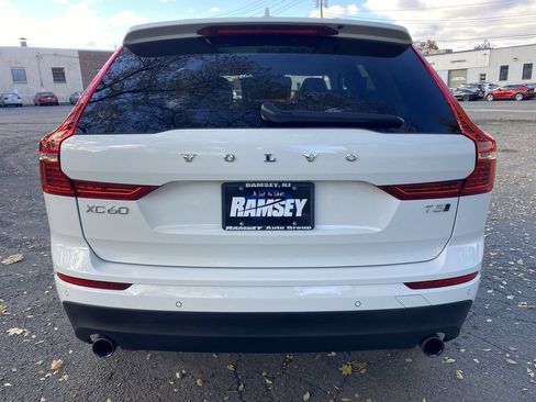 Used 2021 Volvo XC60 T5 Momentum w/ Premium Package AWD/4WD image 26