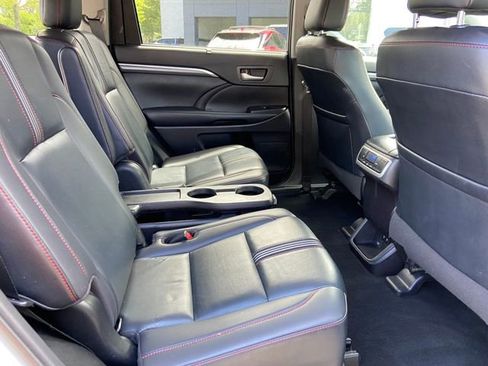 Used 2019 Toyota Highlander SE w/ Protection Package #3 AWD/4WD image 30