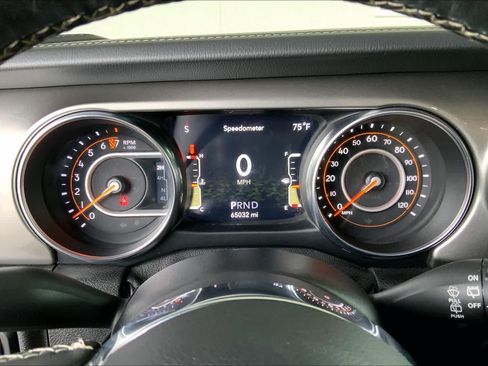 Used 2020 Jeep Wrangler Unlimited Sahara w/ Cold Weather Group AWD/4WD image 26