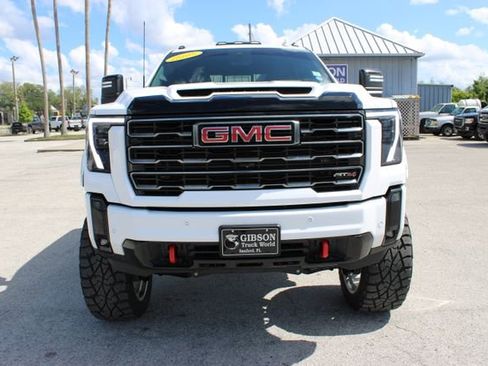 Used 2025 GMC Sierra 2500 AT4 w/ AT4 Premium Plus Package AWD/4WD image 2
