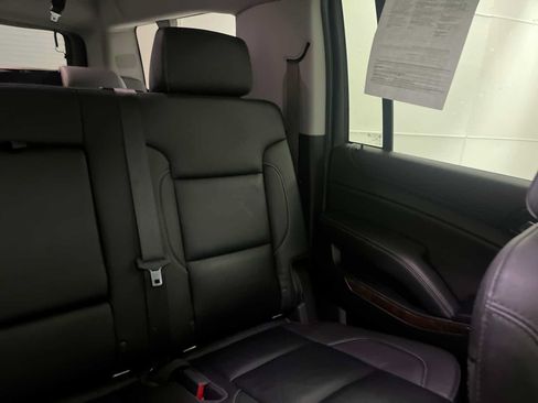 Used 2018 Chevrolet Suburban LT w/ LT Signature Package AWD/4WD image 14
