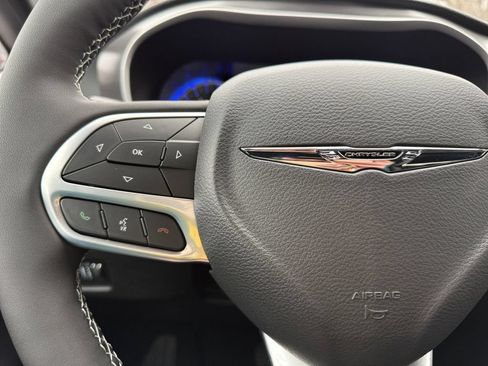 New 2026 Chrysler Pacifica Select FWD image 25