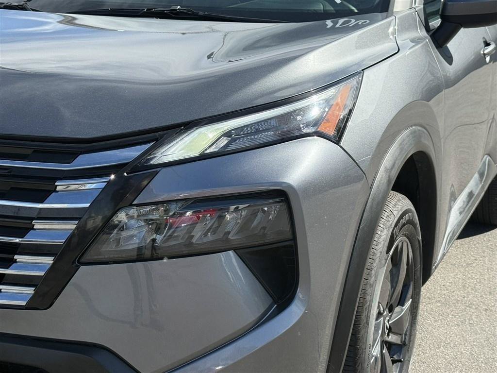 Used 2026 Nissan Rogue SV AWD/4WD image 11