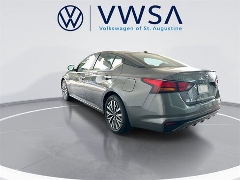 Used 2024 Nissan Altima 2.5 SV image 6