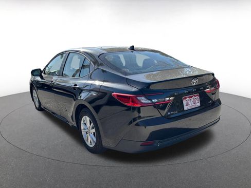 Used 2025 Toyota Camry LE image 12