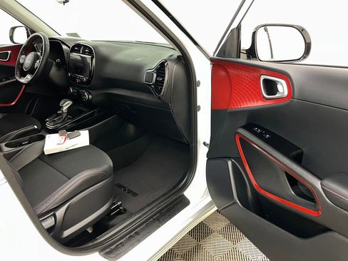 Used 2025 Kia Soul GT-Line FWD image 34