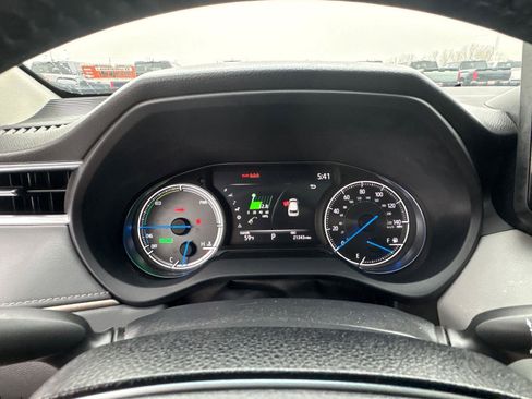 Used 2022 Toyota Venza XLE image 21