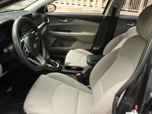Used 2021 Kia Forte LXS FWD image 14