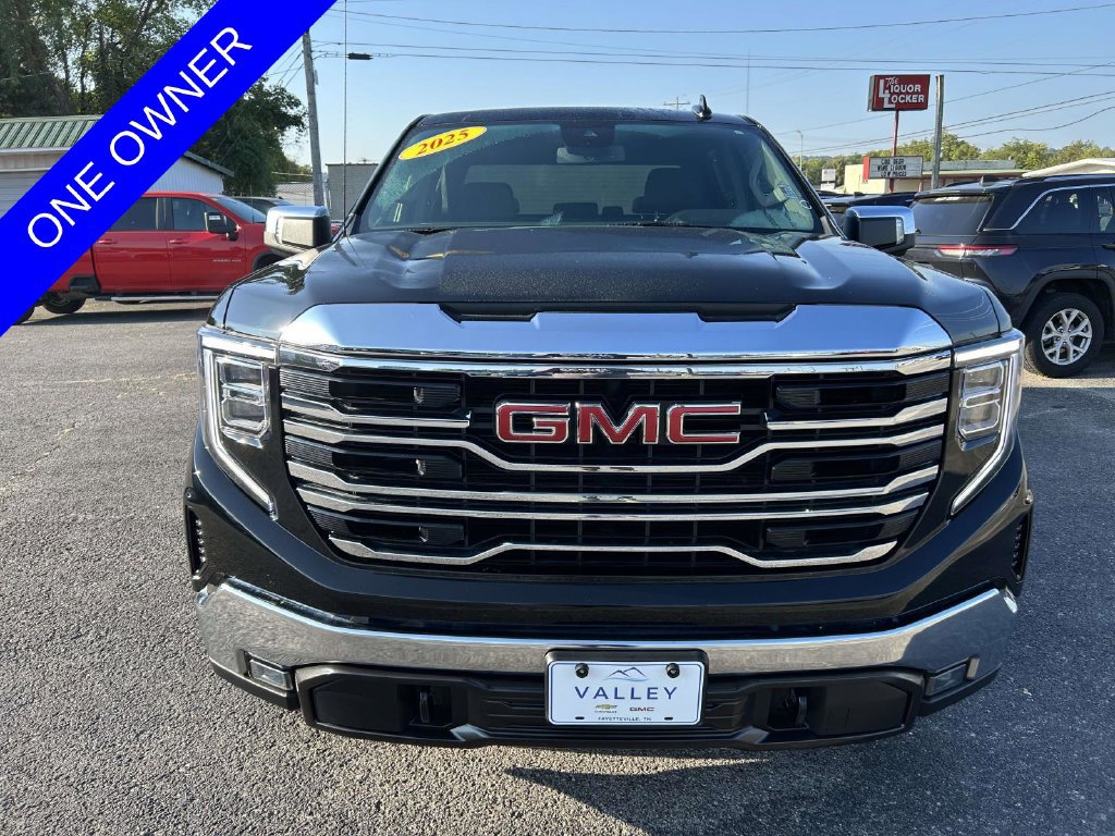 Used 2025 GMC Sierra 1500 SLT RWD image 9
