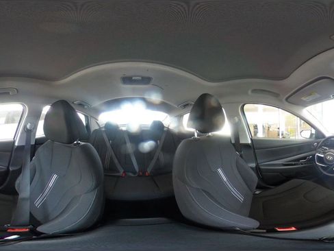 Used 2025 Hyundai Elantra SEL FWD image 42