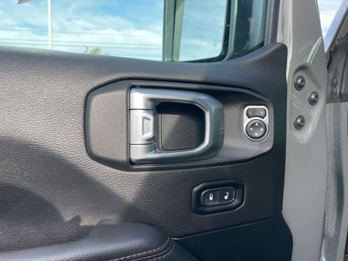 Used 2022 Jeep Wrangler Unlimited Rubicon w/ Trailer Tow Package image 21