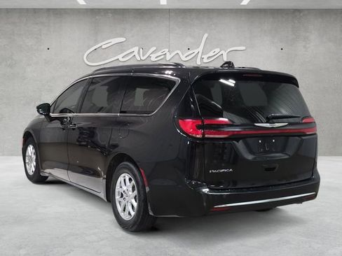 Used 2022 Chrysler Pacifica Touring-L FWD image 14