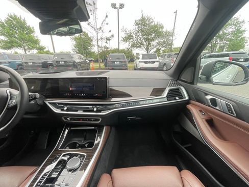 Used 2025 BMW X5 xDrive50e AWD/4WD image 24
