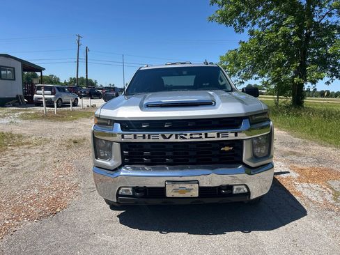 Used 2020 Chevrolet Silverado 2500 LT w/ Convenience Package AWD/4WD image 2