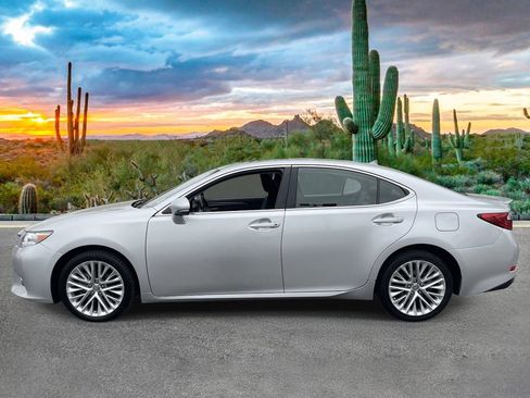 Used 2013 Lexus ES 350 w/ Luxury Pkg FWD image 6