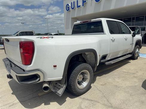 Used 2024 Chevrolet Silverado 3500 LT w/ Convenience Package AWD/4WD image 3