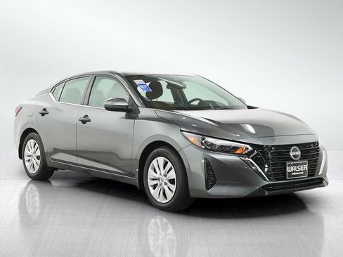 Used 2025 Nissan Sentra S FWD image 7