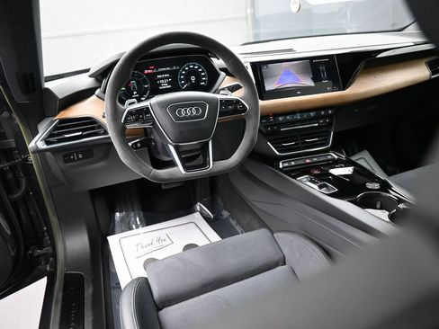 Used 2023 Audi e-tron GT Premium Plus image 12