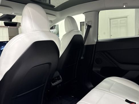 Used 2023 Tesla Model Y Performance image 14