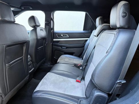 Used 2017 Ford Explorer XLT w/ Equipment Group 202A image 26