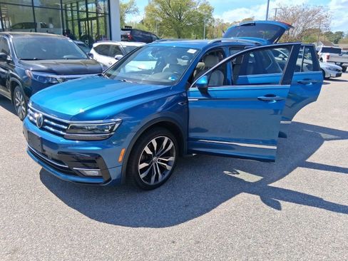 Used 2020 Volkswagen Tiguan SEL Premium R-Line w/ 3rd Row Seat Package AWD/4WD image 25