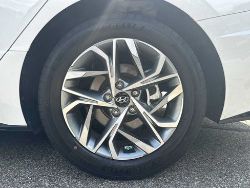 Used 2023 Hyundai Sonata SEL w/ Preferred Accessory Package FWD image 13