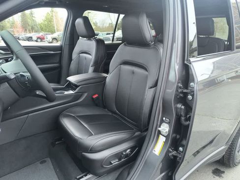 New 2026 Jeep Grand Cherokee Limited image 11