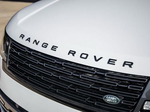 Used 2023 Land Rover Range Rover Autobiography image 15